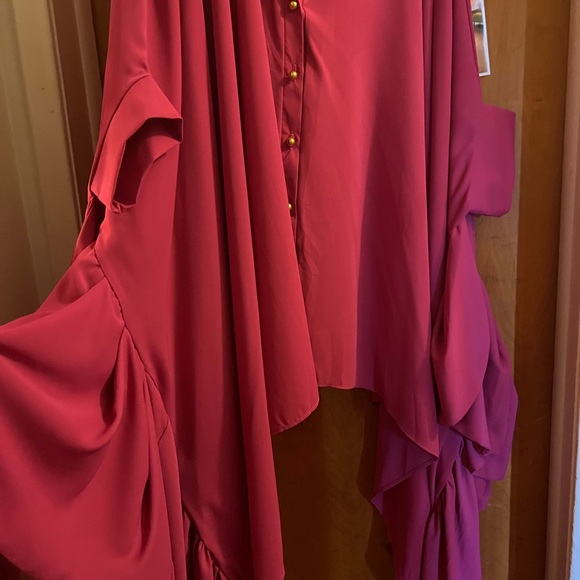 Gorgeous bright pink dramatic mini dress. Beautiful sleeves, sweep the floor . - Picture 3 of 4
